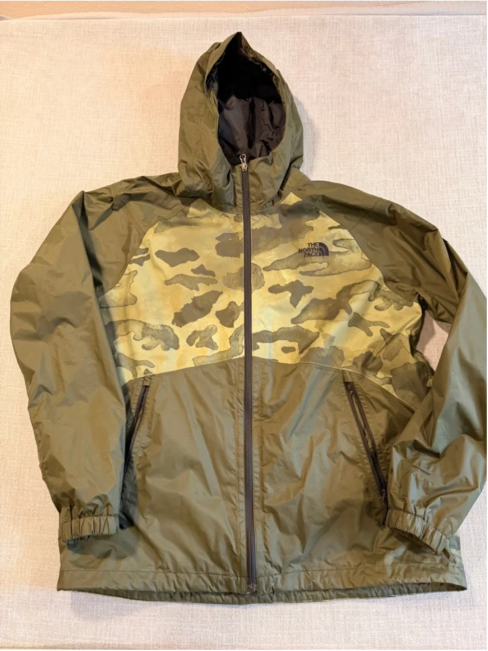 The north face boreal rain jacket Forest night green camouflage men’s size XL